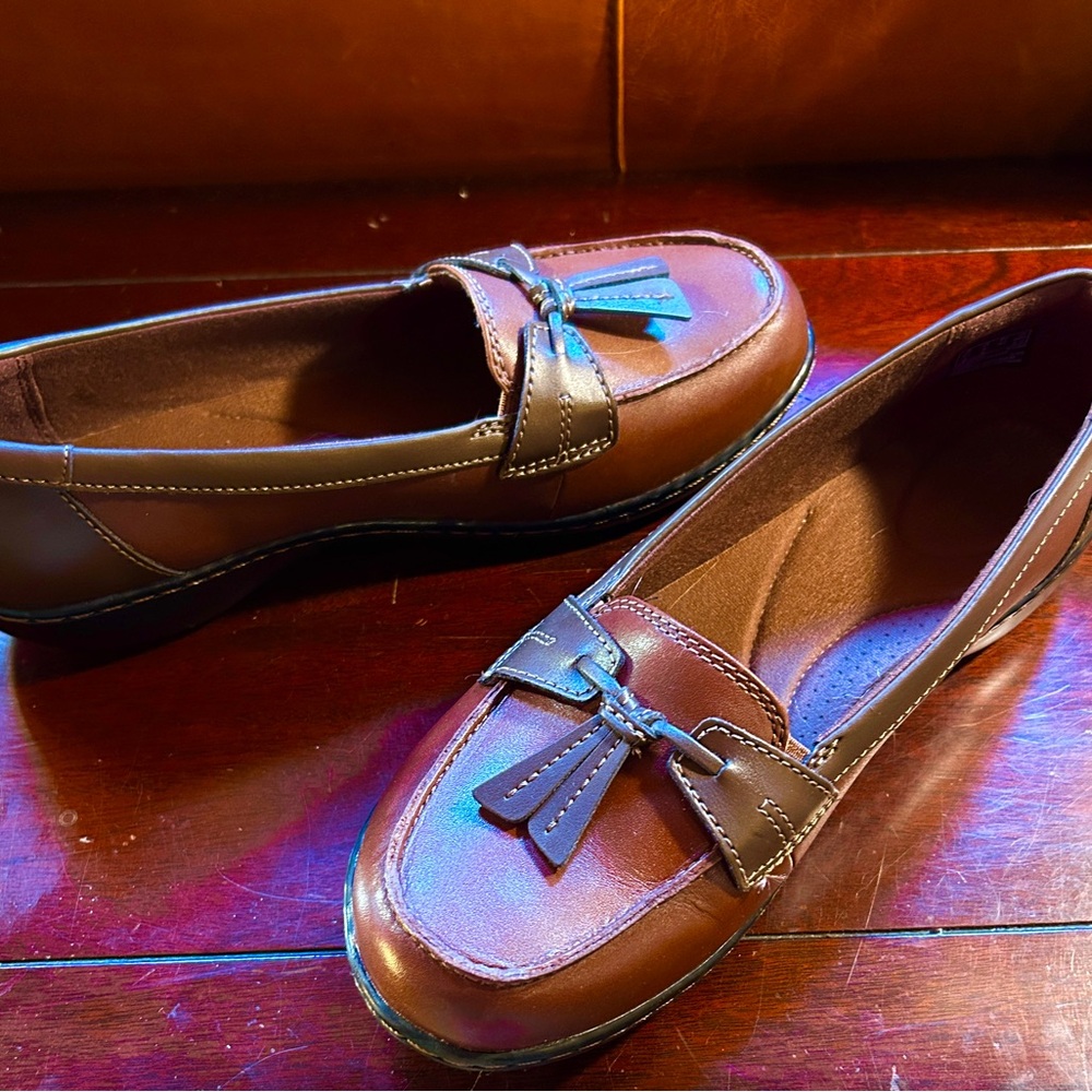 Elegant Brown Tassel Loafers for Women